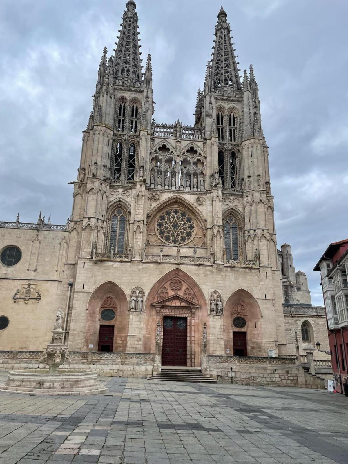 Апартаменты El Farolillo De La Catedral Vivienda De Uso Turistico Vut 9/251 Бургос Экстерьер фото